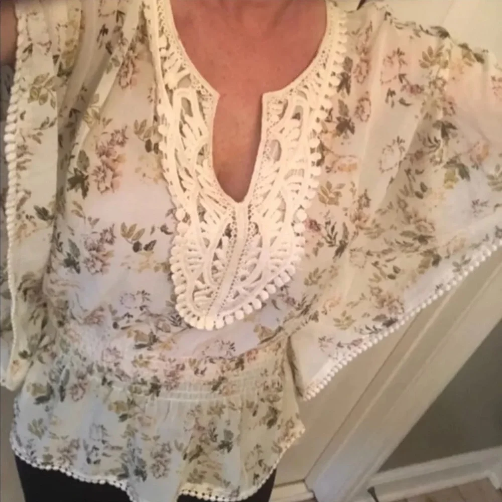 EUC winged sheer floral top - Picture 3 of 6